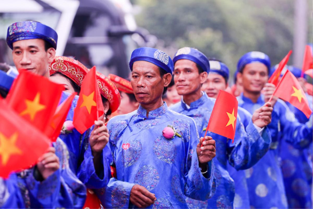 Chú rể bật khóc vì hạnh phúc trong Lễ cưới tập thể của 100 đôi uyên ương ở Sài Gòn Ảnh 5