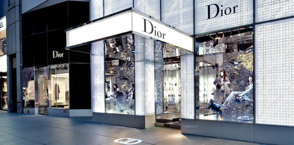 Từ nay, mẫu siêu gầy sẽ hết đất diễn tại show của Gucci và Dior! Ảnh 2