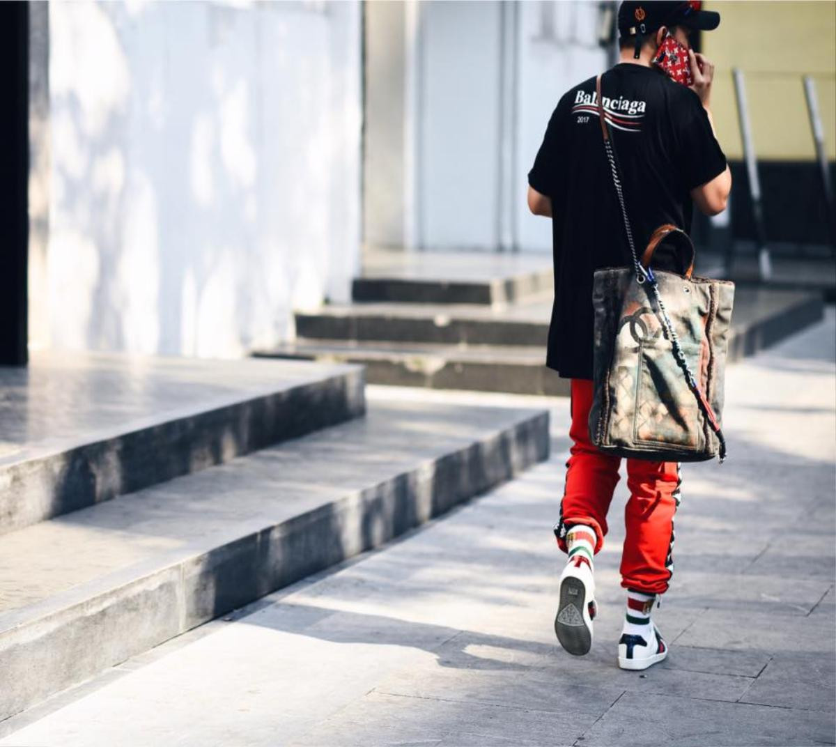 Tình hình streetwear tuần qua: Giới trẻ ngày càng chất và 'mạnh tay' chi đồ hiệu! Ảnh 4