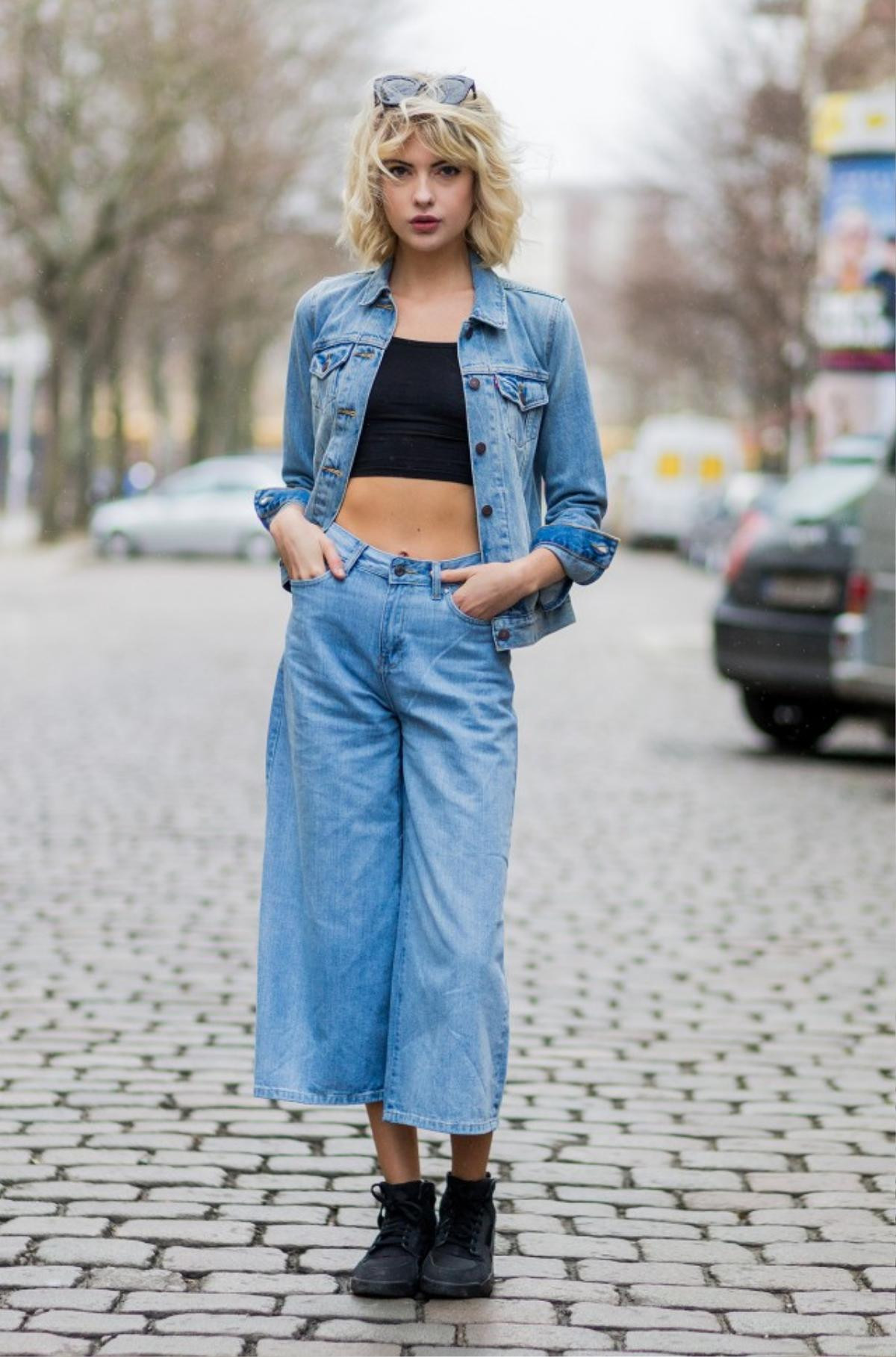 Học cách 'hô biến' 6 phong cách khác nhau với quần Culottes Denim đơn giản Ảnh 9