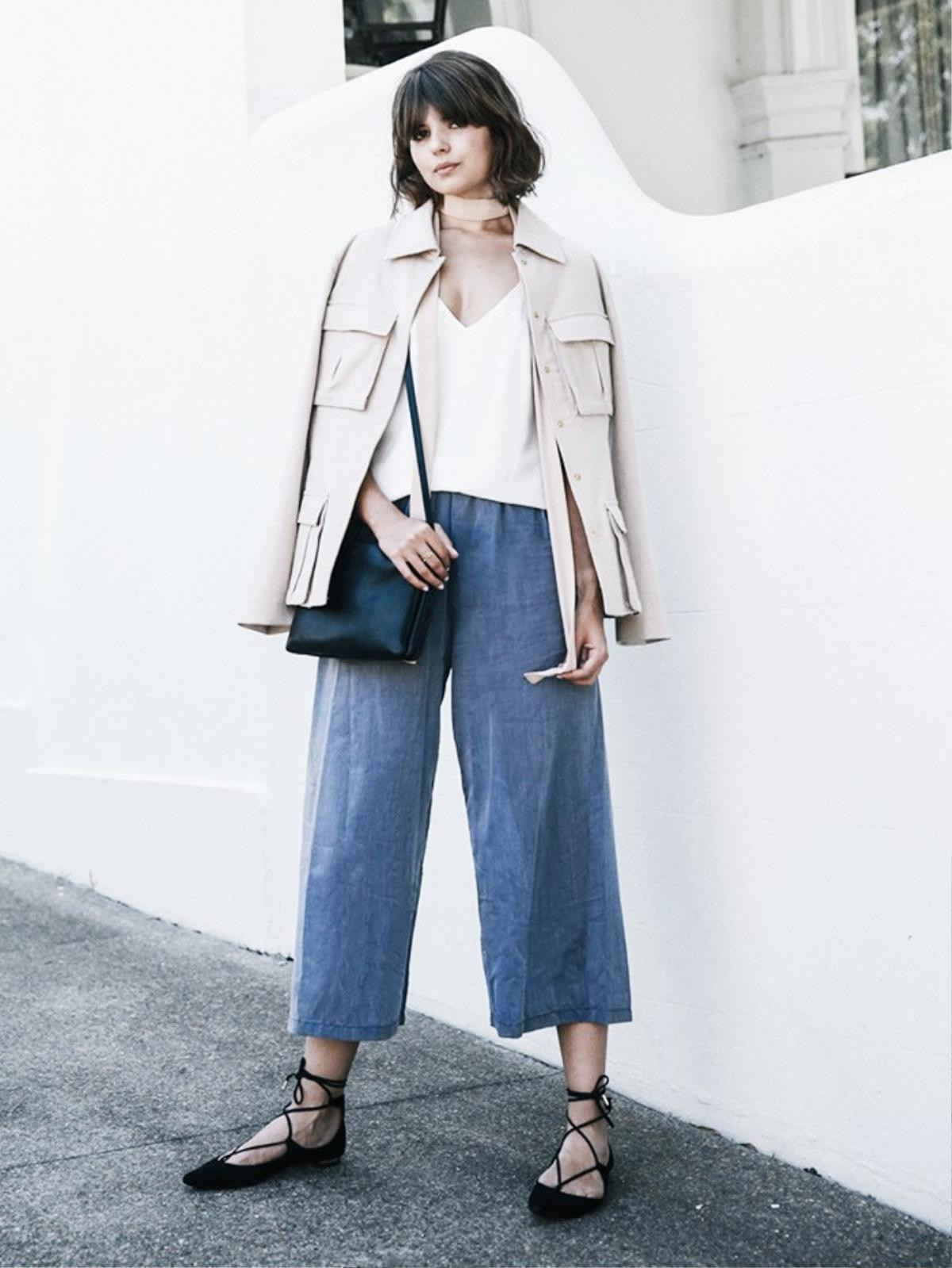 Học cách 'hô biến' 6 phong cách khác nhau với quần Culottes Denim đơn giản Ảnh 10