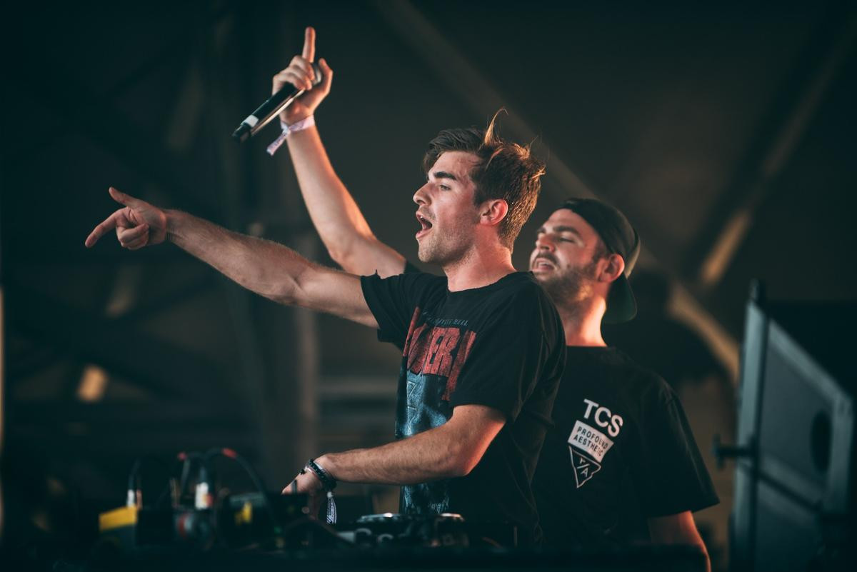 Không chỉ là 'phù thủy âm thanh', The Chainsmokers còn là những fashionisto thứ thiệt Ảnh 2