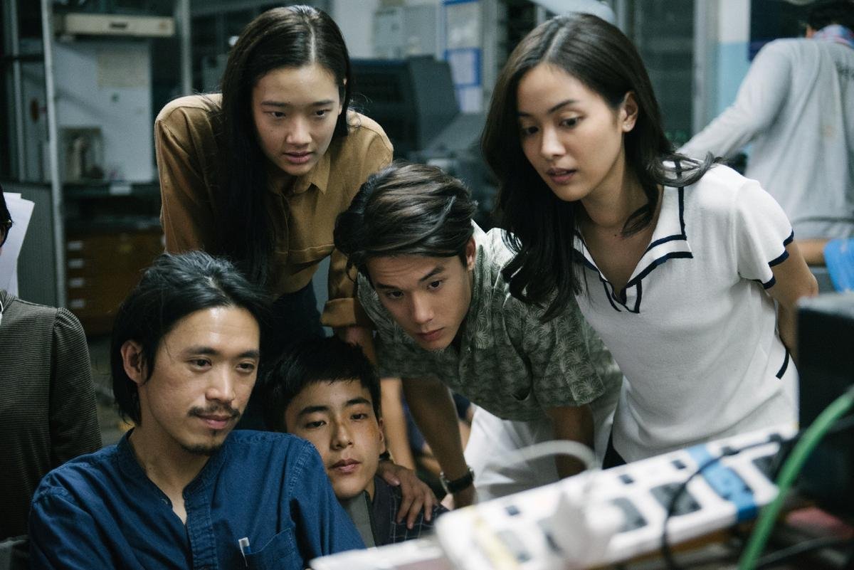 James Teeradon: Chàng 'Steve Pat' nhà giàu học dở nhưng giỏi kiếm tiền của 'Bad Genius' Ảnh 2