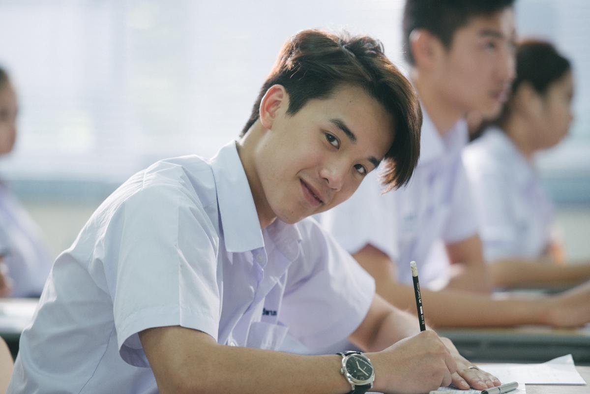 James Teeradon: Chàng 'Steve Pat' nhà giàu học dở nhưng giỏi kiếm tiền của 'Bad Genius' Ảnh 3