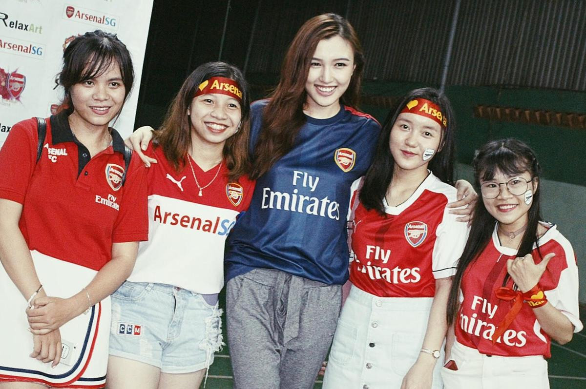 Phương Chi The Face: 'Nếu Arsenal thắng, tôi sẽ đốt mắt fan bằng bộ ảnh sexy nóng bỏng' Ảnh 2