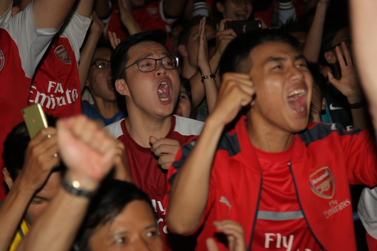 Fan nữ Arsenal Việt rướm nước mắt vì ‘pháo thủ” hụt mất chiến thắng Ảnh 5