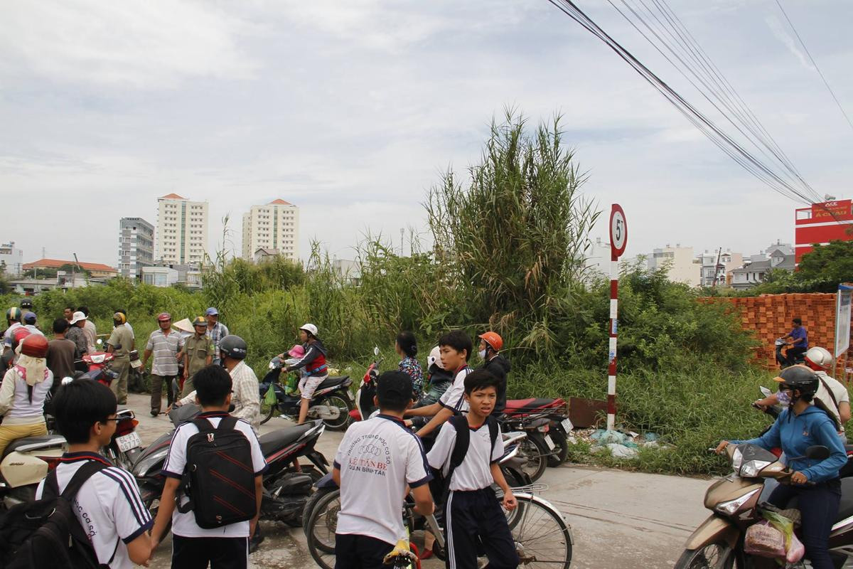 Phát hiện thi thể bé trai sơ sinh còn nguyên dây rốn Ảnh 3