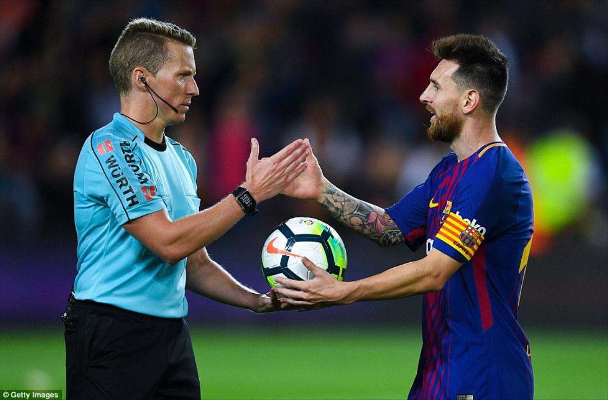 Lionel Messi ghi 4 bàn giúp Barcelona thắng 6 sao Ảnh 8