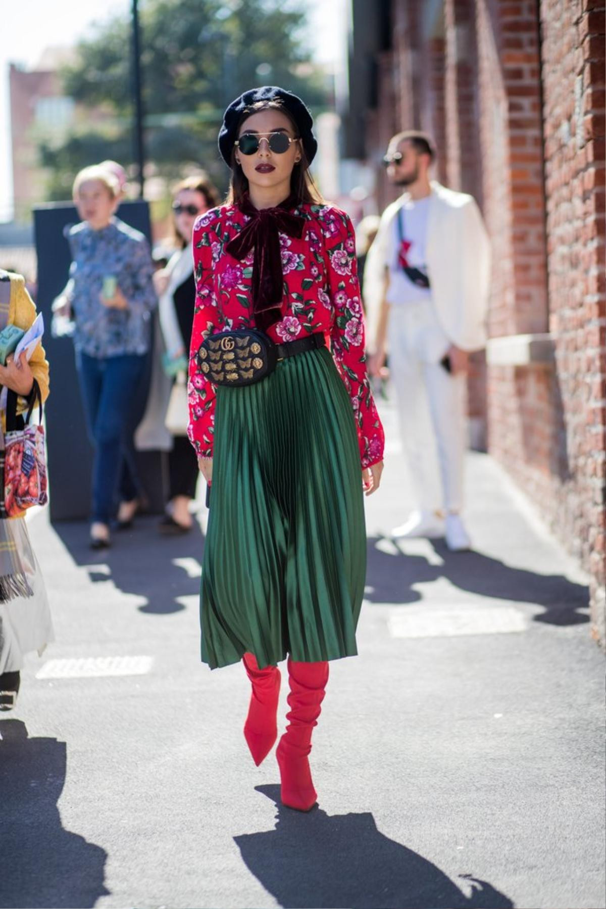 Ngày đầu Milan Fashion Week, hàng loạt fashionista đã đem Gucci 'áp đảo' sân chơi street style! Ảnh 6