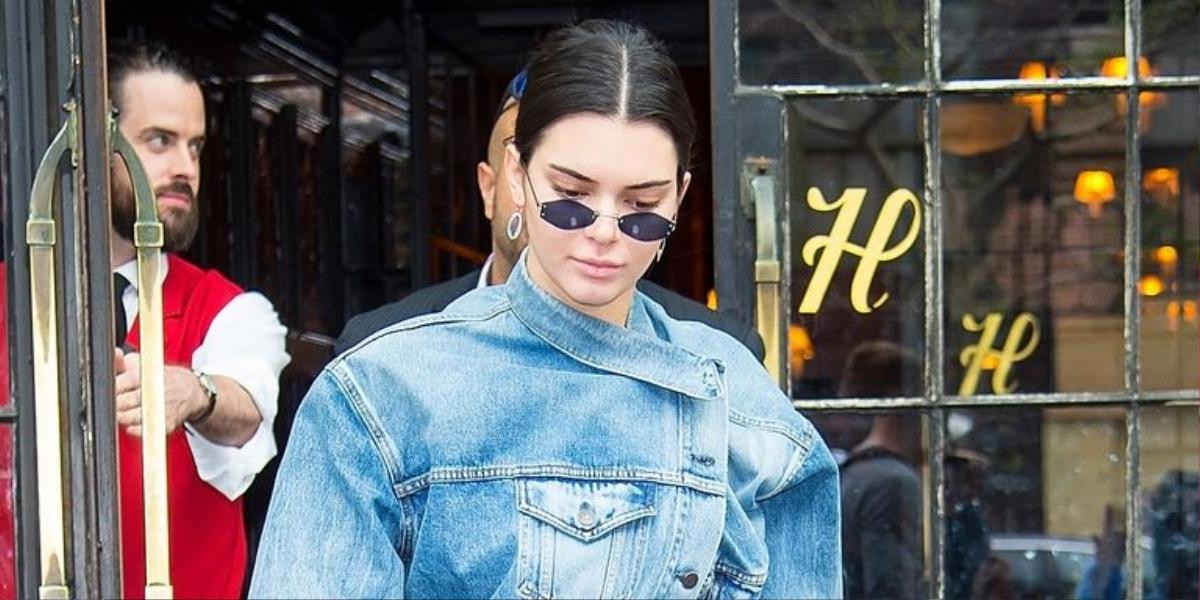 Không hổ danh fashion icon, Kendall vừa 'sáng tạo' cách diện áo khoác denim hoàn toàn mới! Ảnh 1