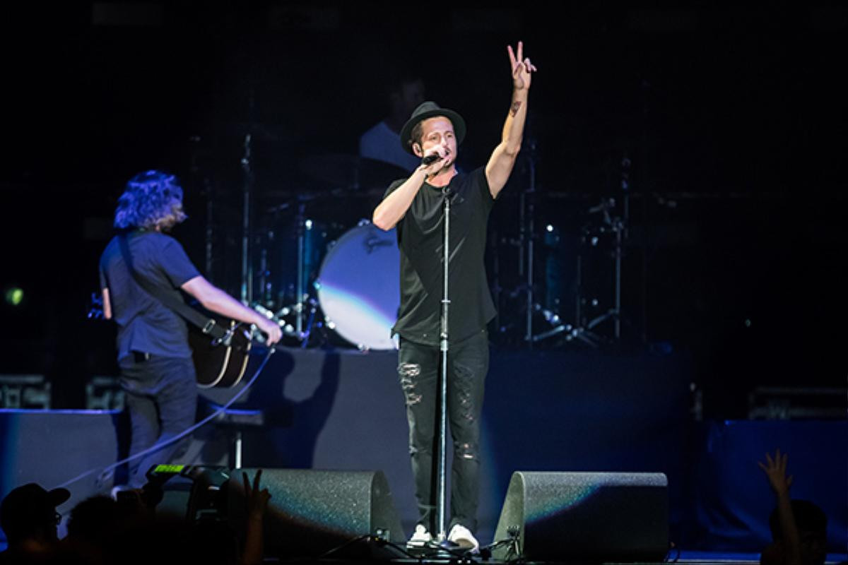 10.000 khán giả phủ kín sân khấu concert tại Thái Lan của OneRepublic Ảnh 3