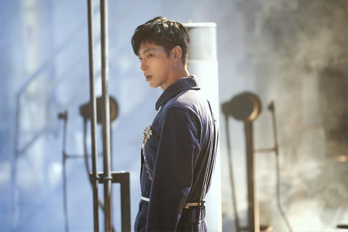 'Sởn da gà' với MV 'nóng hừng hực' từ Yunho: Quả không hổ danh là TVXQ! Ảnh 2