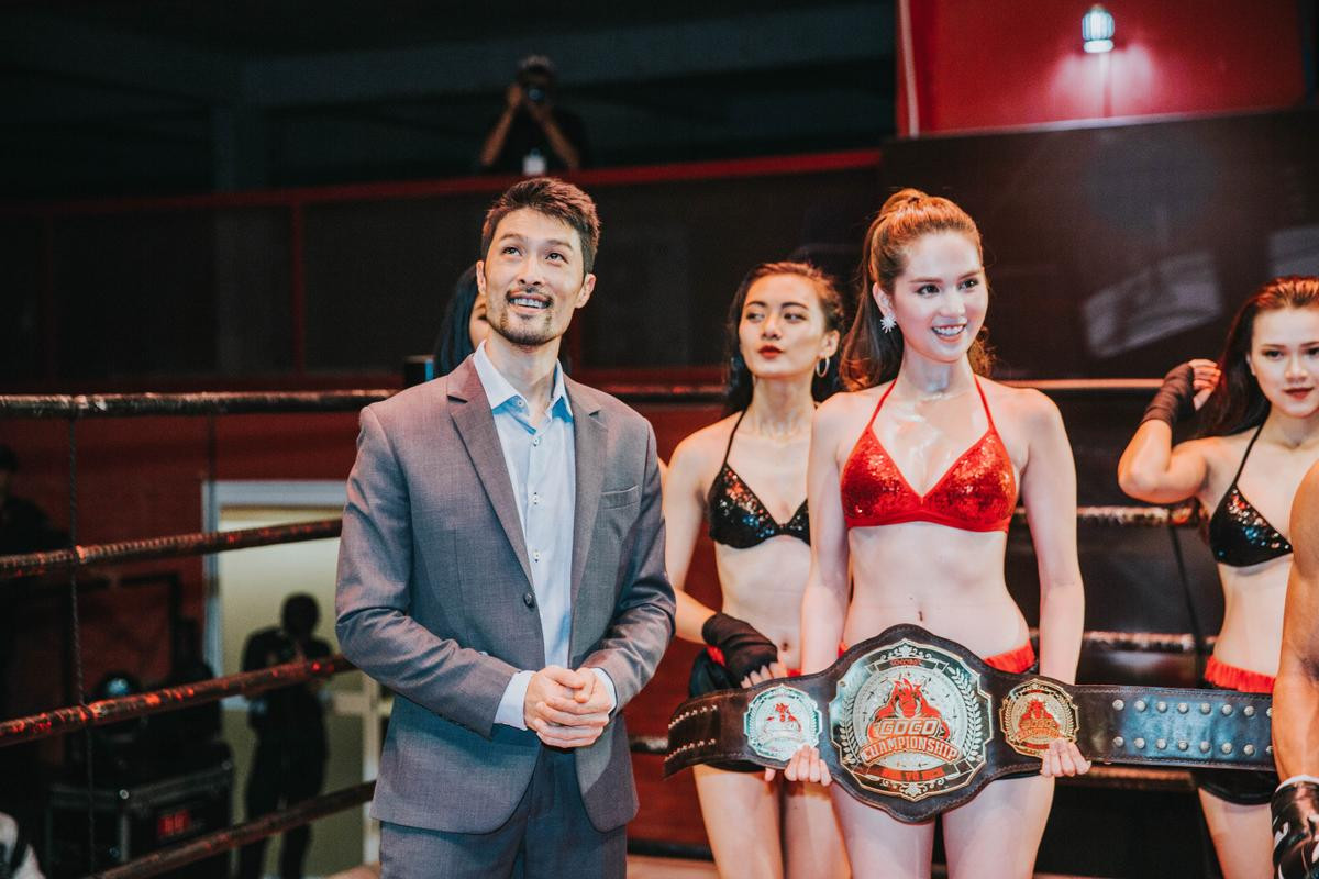 Ngọc Trinh làm ring girl, khoe đường cong 'chết người' tại giải võ thuật Ảnh 6