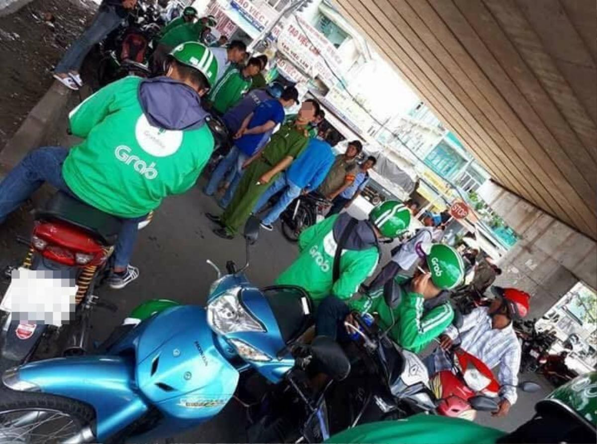 Hỗn chiến với xe ôm truyền thống ở bến xe An Sương, tài xế Grabbike bị thương, mất tiền và điện thoại Ảnh 10