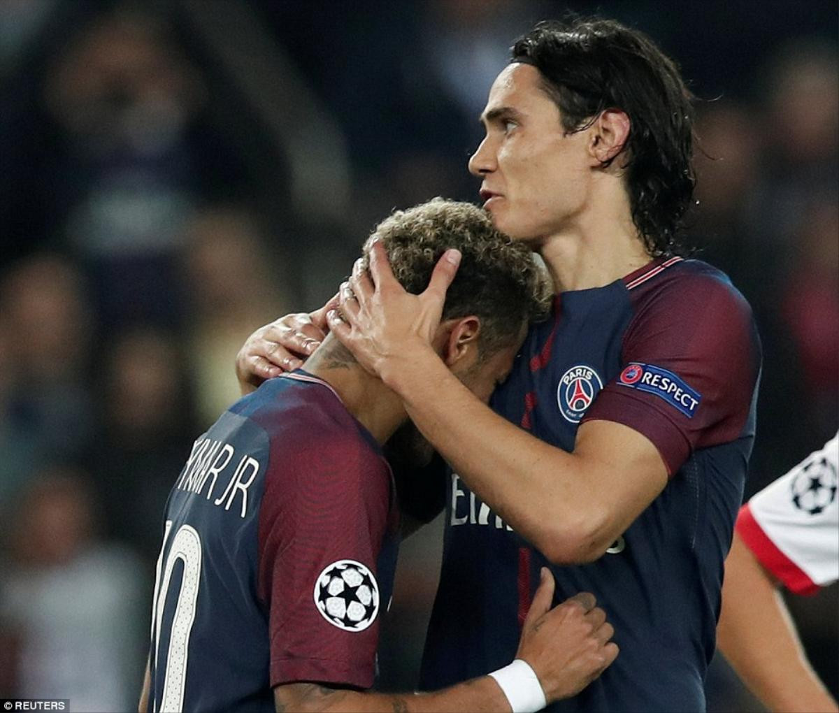 Cùng  'hủy diệt' Bayern, Neymar và Cavani trao nhau những cử chỉ ân cần Ảnh 4