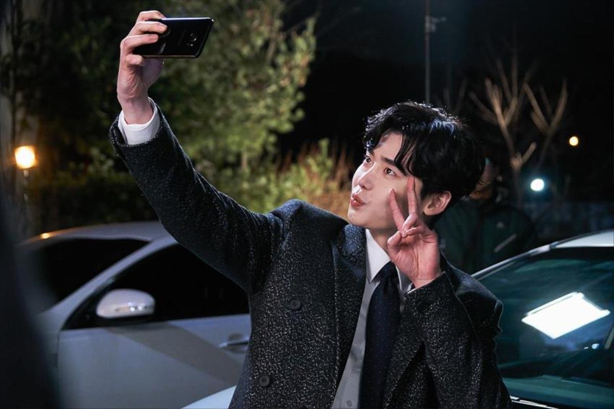 Lee Jong Suk - Suzy liệu có thành công khi 'While You Were Sleeping' vẫn đầy lỗi thế này Ảnh 9