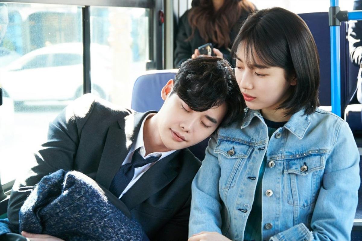 Lee Jong Suk - Suzy liệu có thành công khi 'While You Were Sleeping' vẫn đầy lỗi thế này Ảnh 1