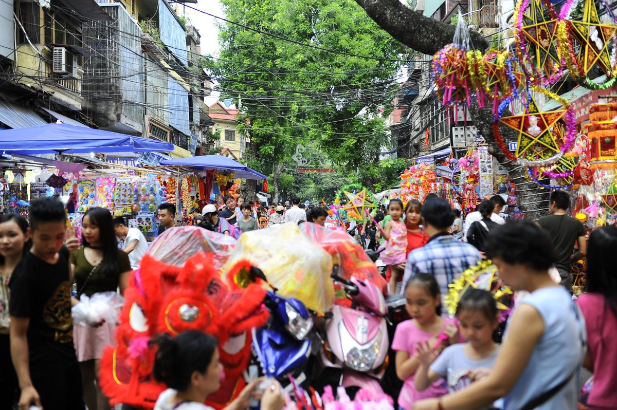 Tết Trung thu đã tràn về trên từng ngõ phố Hà Nội Ảnh 20