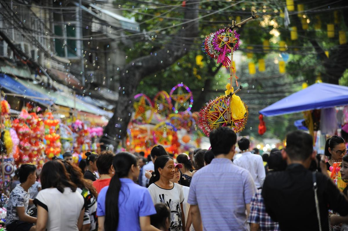 Tết Trung thu đã tràn về trên từng ngõ phố Hà Nội Ảnh 6