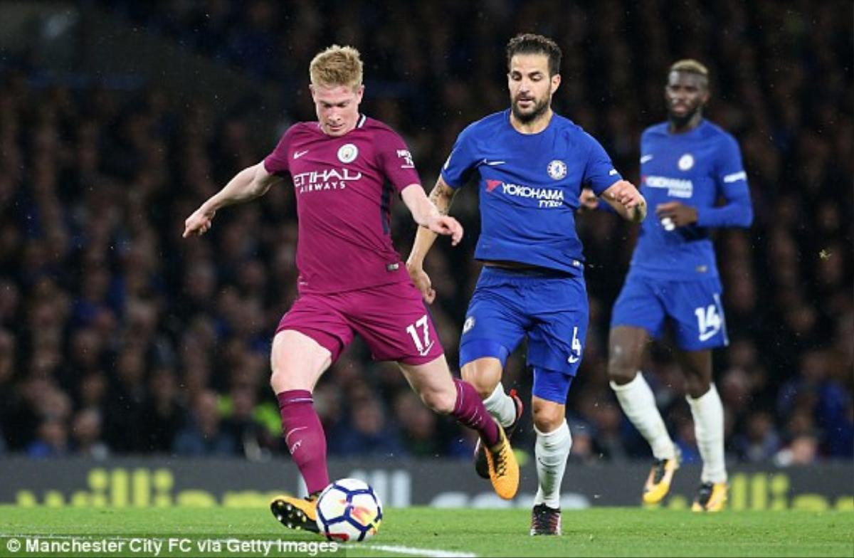 ĐKVĐ Chelsea 'khóc hận' trên sân nhà vì 'siêu phẩm' của người cũ De Bruyne Ảnh 2