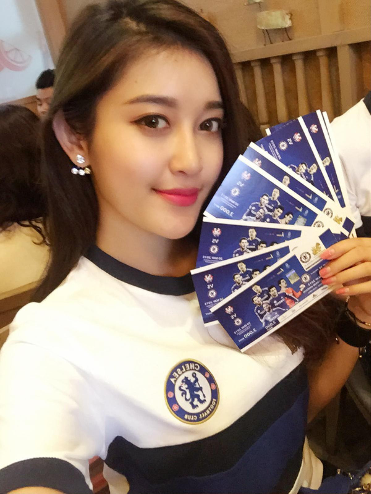 Nửa triệu fan Chelsea ‘tiếp lửa' Á hậu Huyền My thi Miss Grand International 2017 Ảnh 2