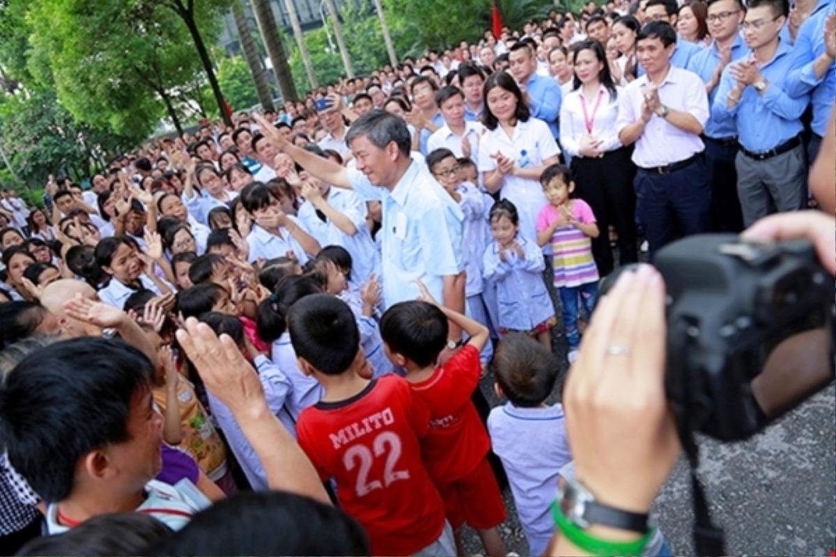 GS Nguyễn Anh Trí: 'Tôi cảm thấy trống vắng vì từ nay phải xa một tập thể anh em luôn đồng lòng' Ảnh 3