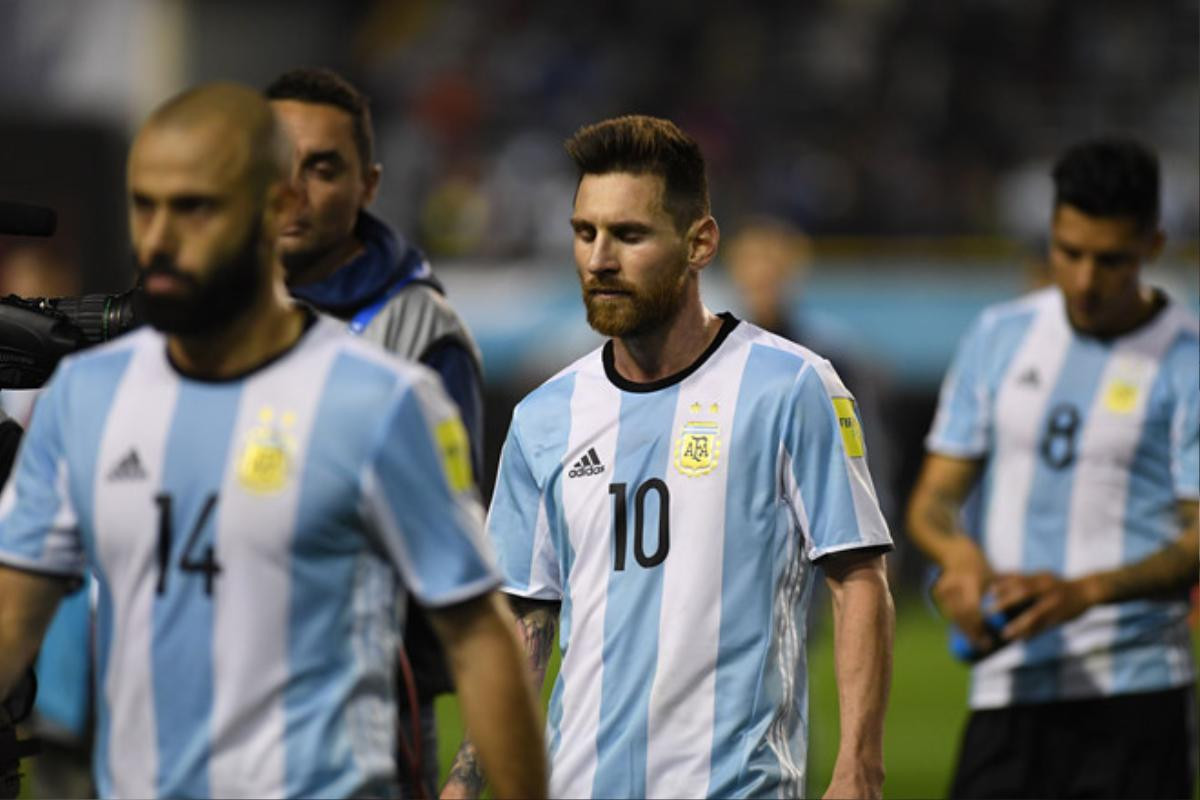 Messi Argentina vs Messi Barcelona: Như hàng xịn và hàng 'fake' Ảnh 1