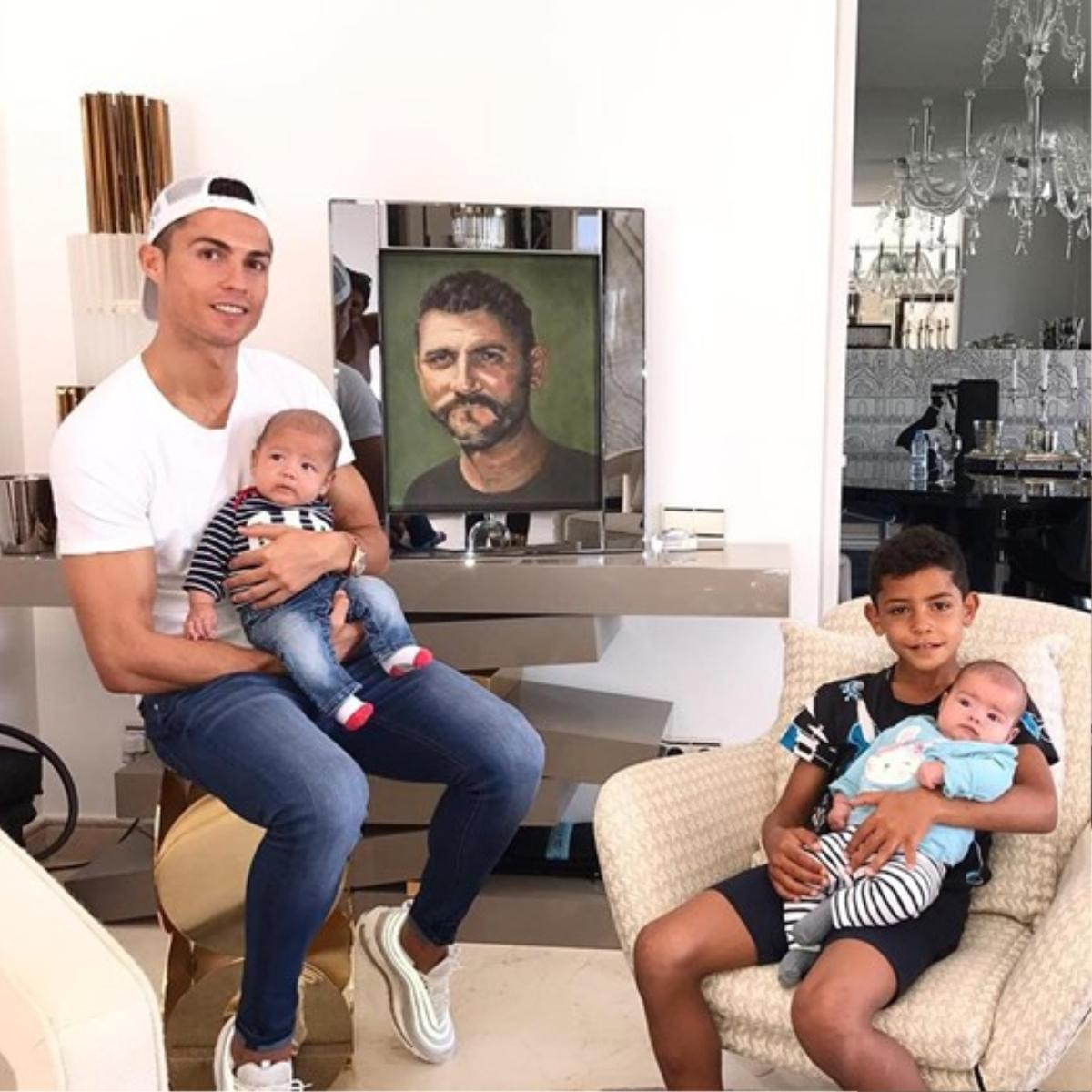 Khám phá 'siêu' biệt thự xa hoa của Cristiano Ronaldo Ảnh 8