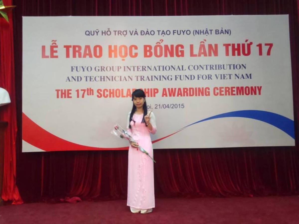 Thủ khoa ĐH Sư phạm Hà Nội 2 từng được vinh danh: 'Giờ tôi ở nhà bán hoa quả thuê, phụ mẹ nuôi lợn' Ảnh 4