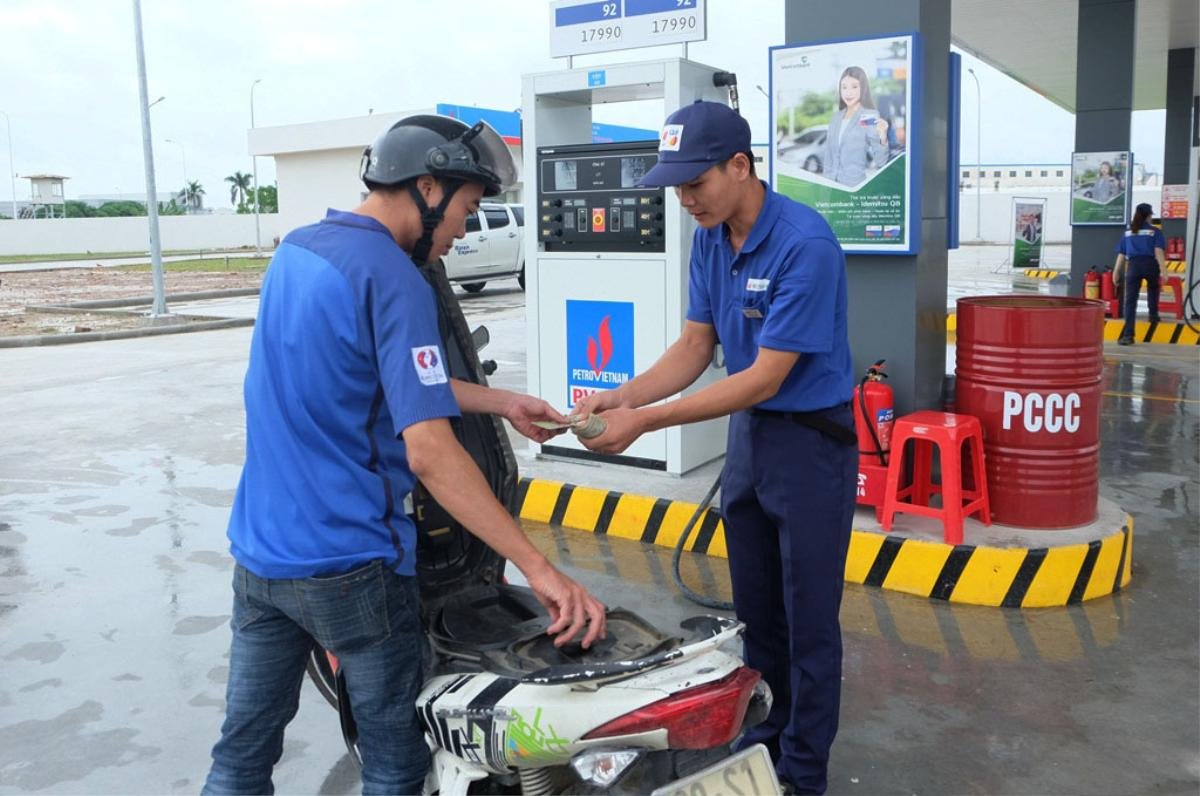 Ông chủ người Nhật chào khách ở cây xăng: 'Chỉ một cái cúi đầu khiến dân tình cảm phục' Ảnh 7