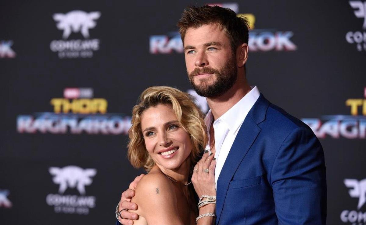 Miley Cyrus quấn quít không rời Liam Hemsworth trong buổi ra mắt phim 'Thor: Ranarok' tại Mỹ Ảnh 8