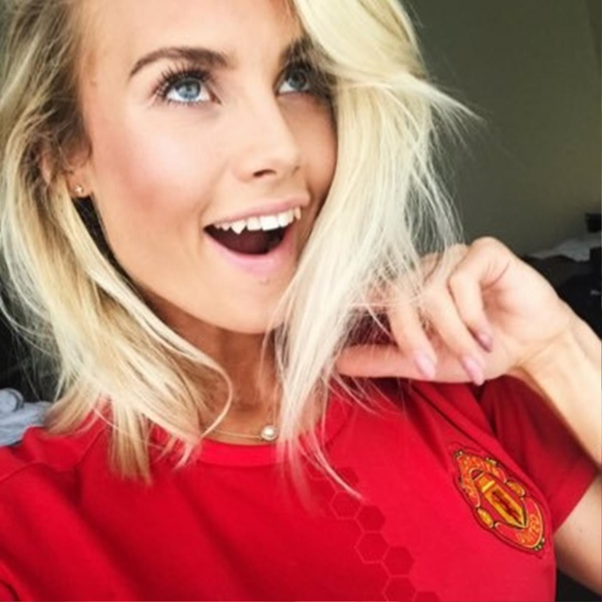 WAGs Man Utd Maja Nilsson khiêu khích Liverpool trước giờ G Ảnh 3