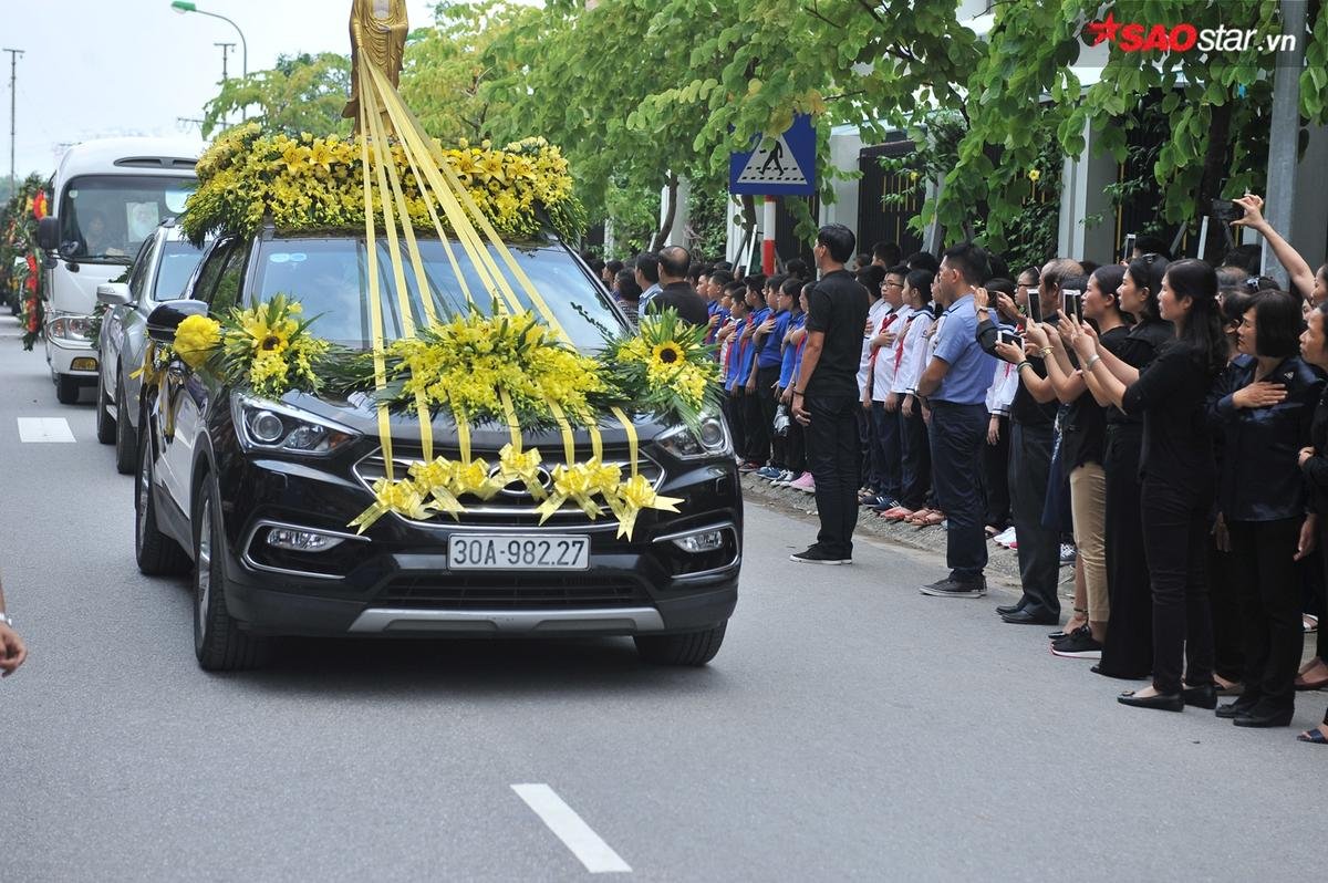 Những khoảnh khắc xúc động trong tang lễ thầy Văn Như Cương Ảnh 11