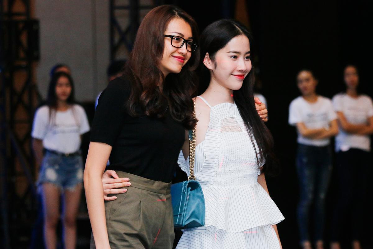 Mẫu lưỡng tính hăng say luyện catwalk không 'chịu thua' đồng nghiệp nữ Ảnh 8