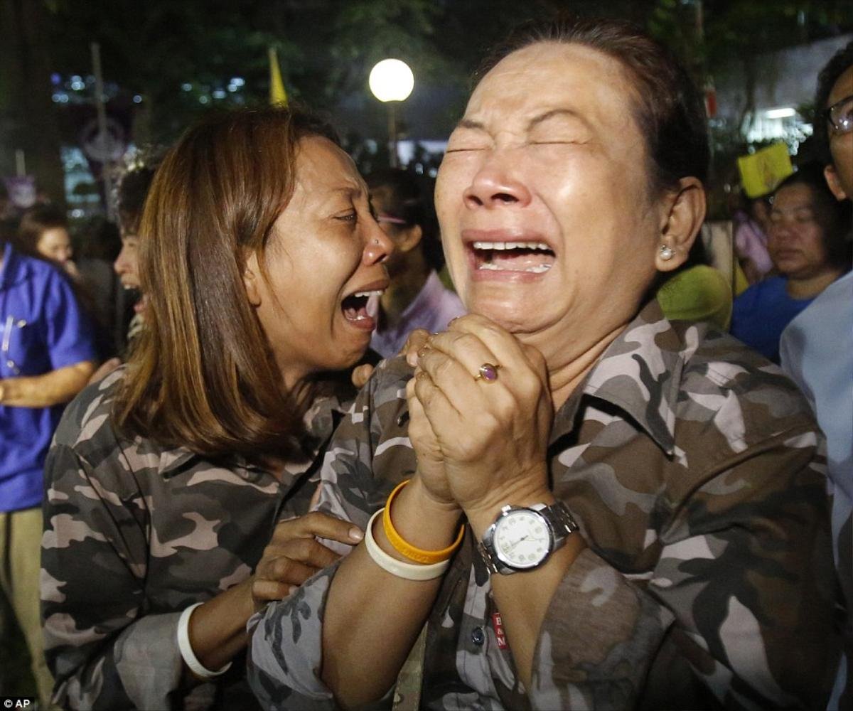 Một năm ngày mất Quốc vương Thái Lan: Nỗi đau còn mãi với người ở lại Ảnh 15