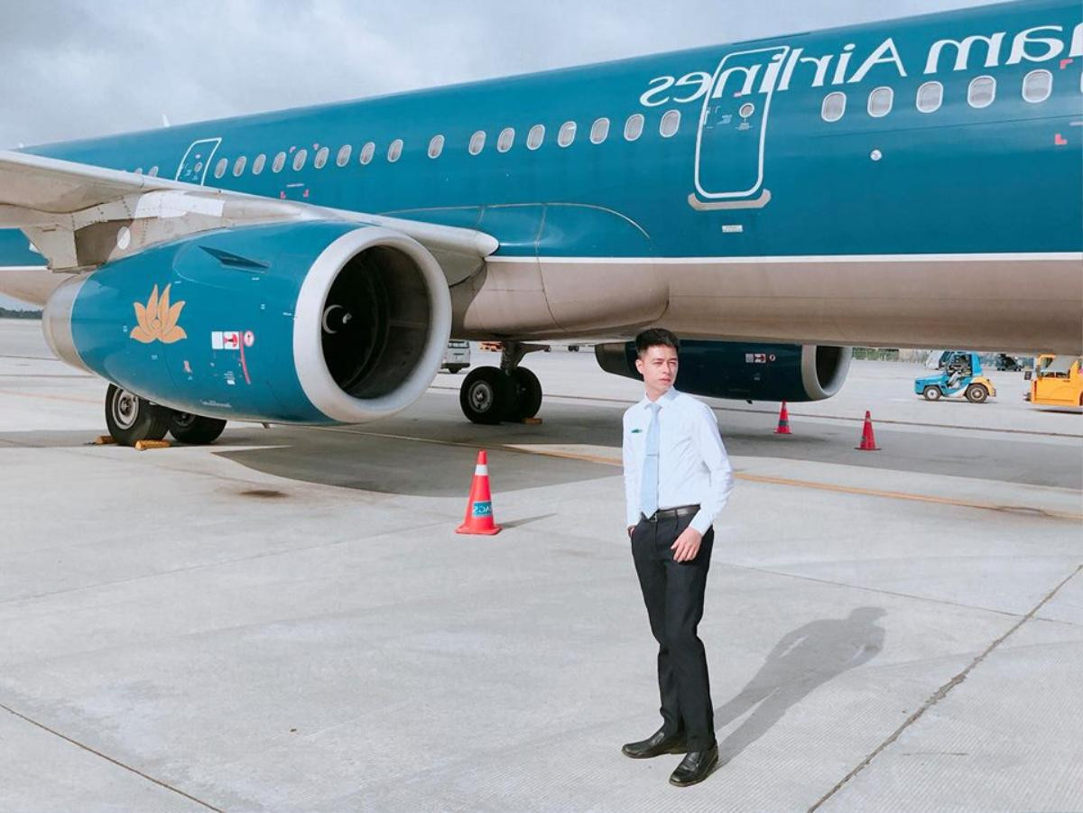 Chỉ với một tấm ảnh chụp chung, 3 chàng tiếp viên hàng không của Vietnam Airlines đã gây sốt mạng xã hội Ảnh 18