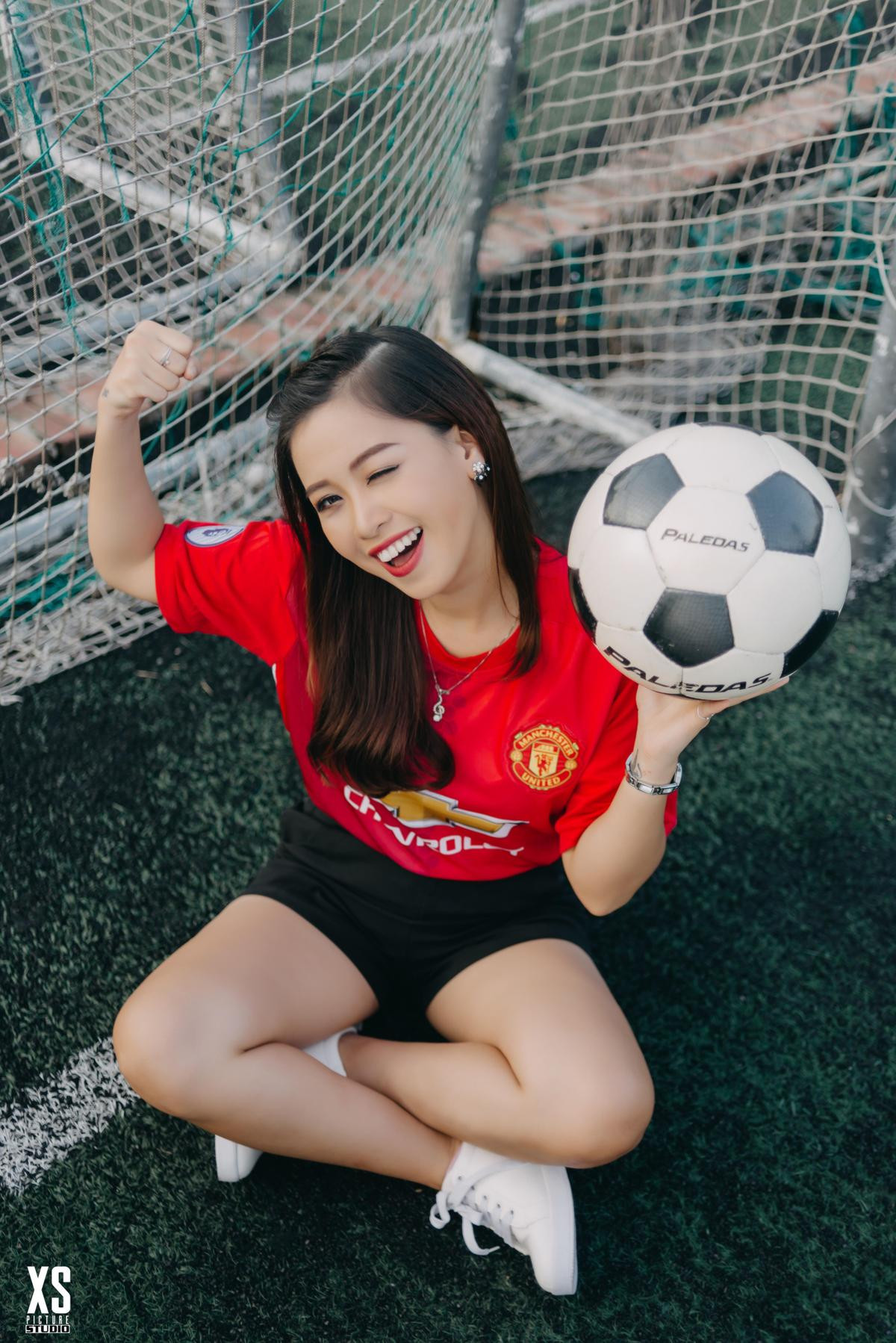 Hoàng Yến The Voice 'yêu' Beckham, ước có bạn trai giống David De Gea Ảnh 1