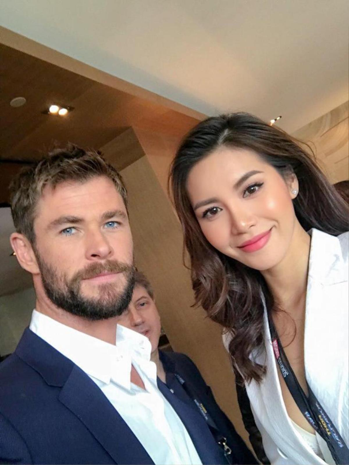 Nơi trời Úc, Minh Tú xinh đẹp quyến rũ như nữ thần sánh vai bên 'Thor' Chris Hemsworth Ảnh 1