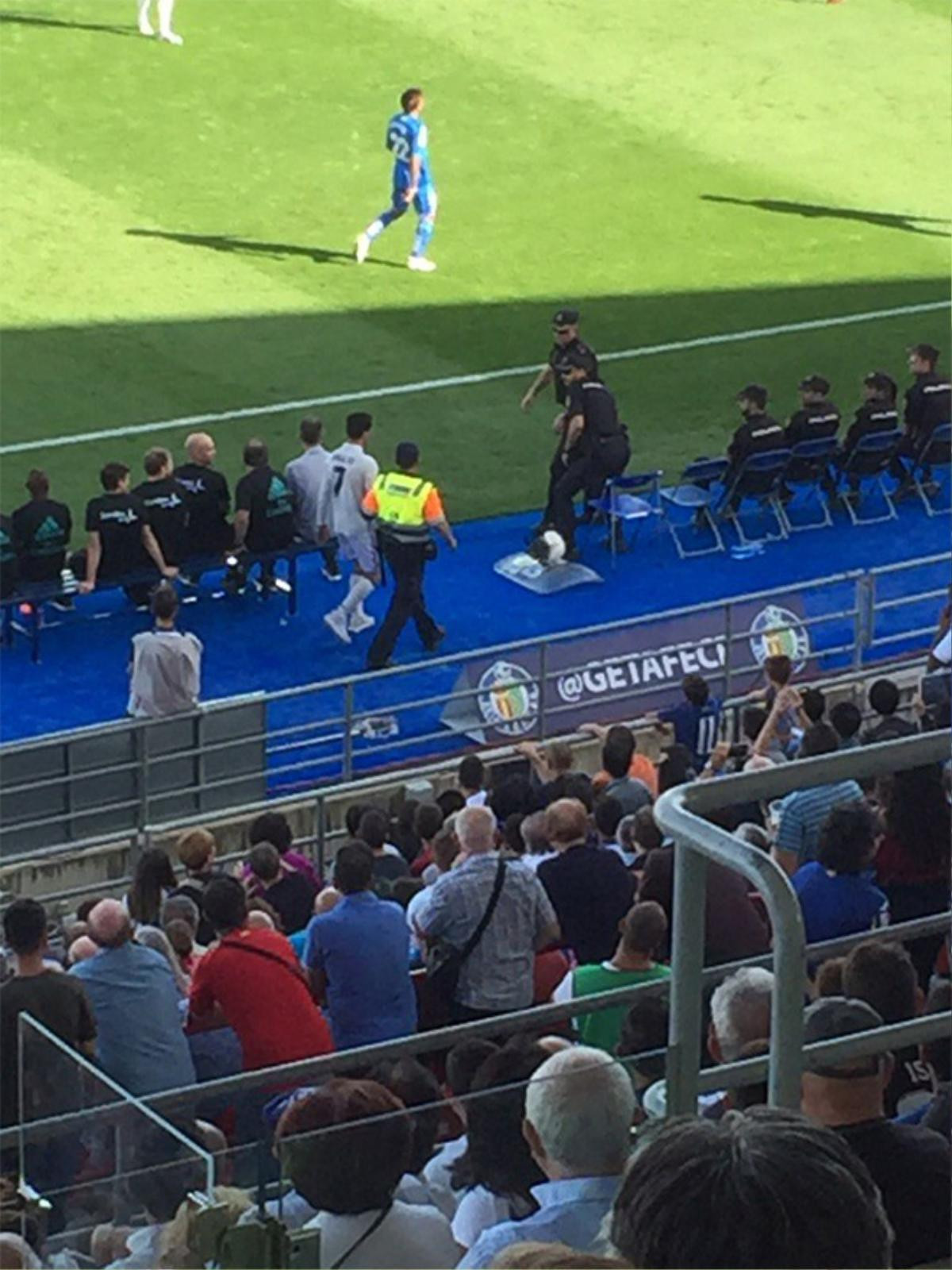 Real Madrid vs Getafe: Ronaldo 'lởm' giải hạn cho Ronaldo thật Ảnh 1