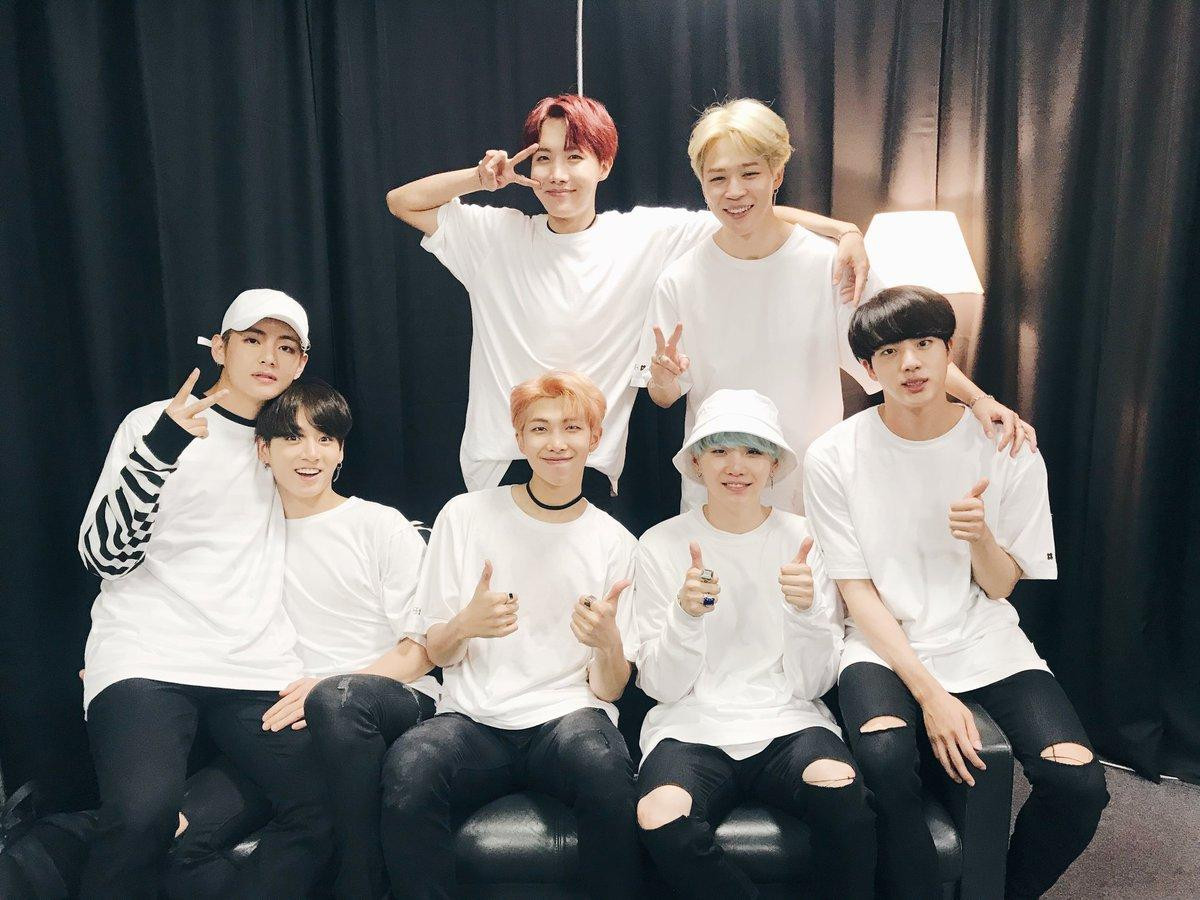 BTS 'đốt cháy' concert 40.000 fan, lần đầu hé lộ về single tiếng Nhật cực hot Ảnh 1