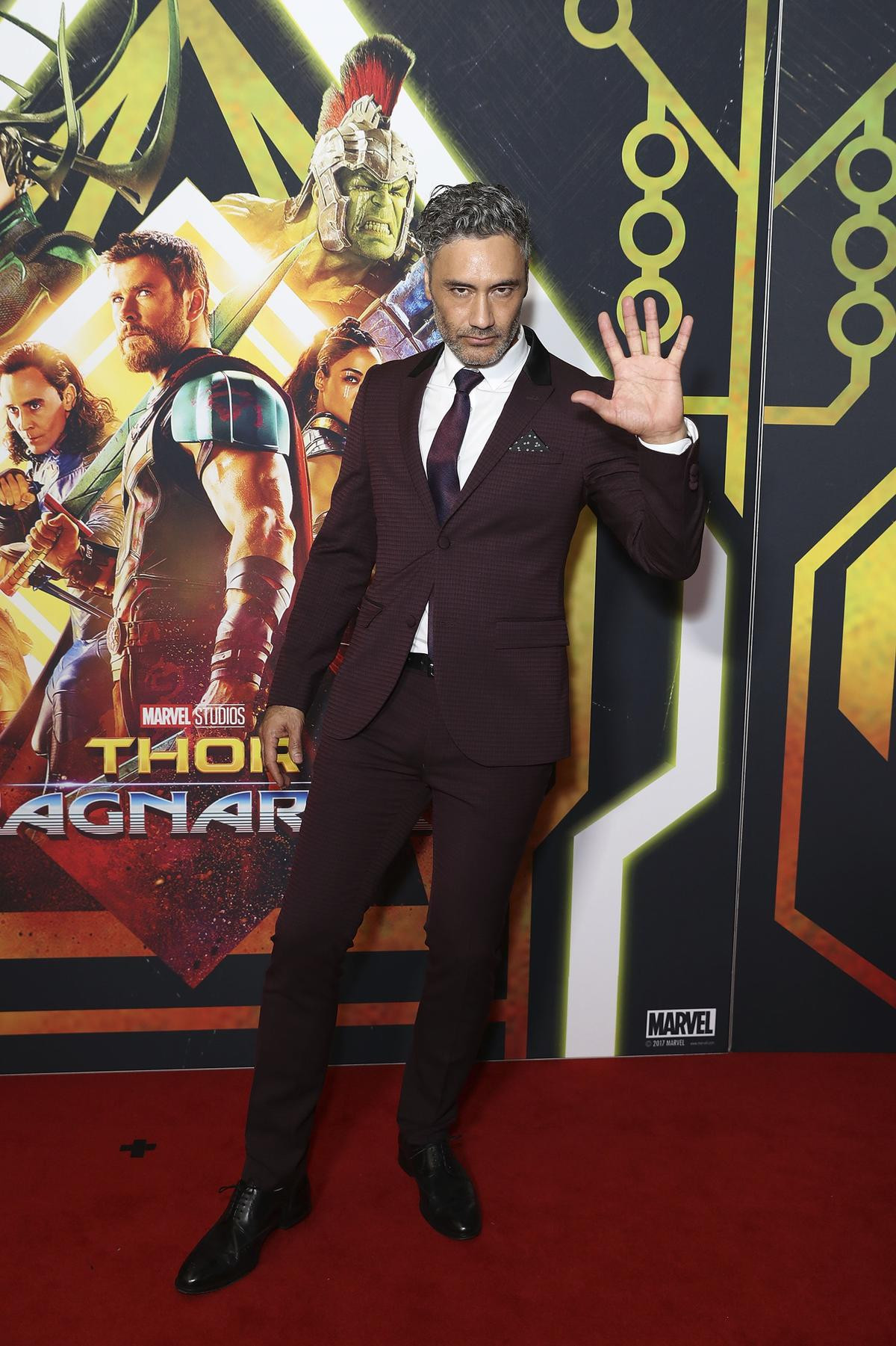 Minh Tú 'quyến rũ chết người' với vòng eo con kiến trên thảm đỏ phim 'Thor: Ragnarok' tại Úc Ảnh 8