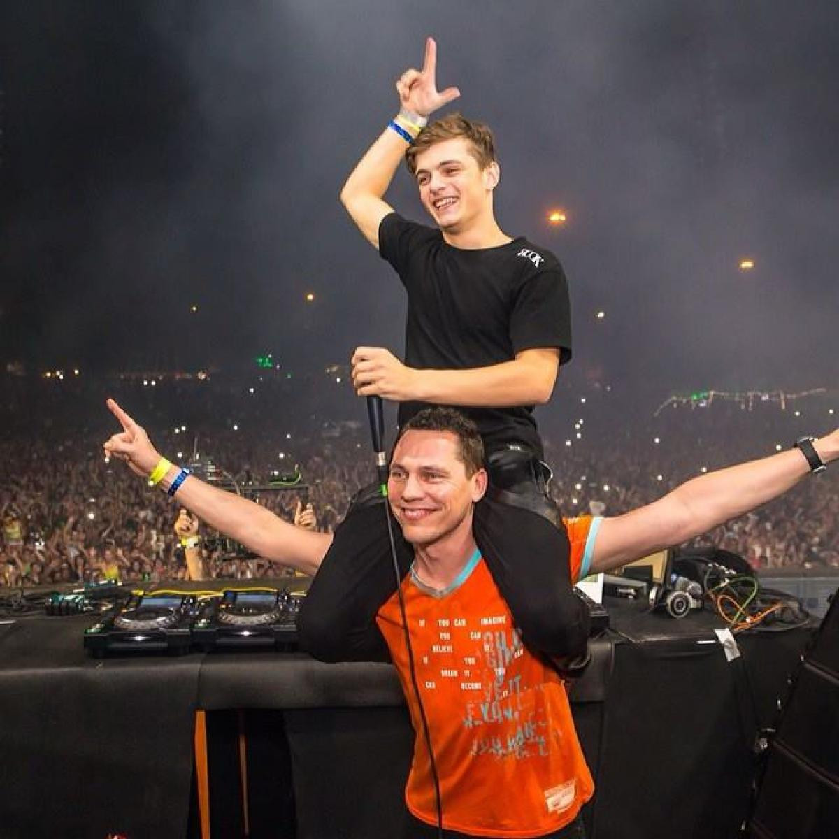 Bạn có biết người thầy của Hardwell, Martin Garrix - DJ 'huyền thoại' Tiesto? Ảnh 7