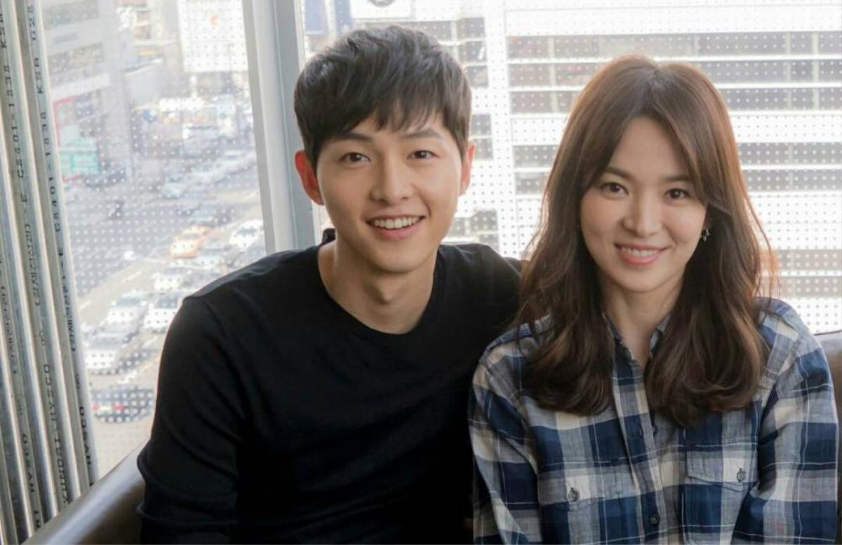 Hôn lễ cận kề, Song Joong Ki và Song Hye Kyo bất ngờ để lộ nội dung thiệp cưới Ảnh 3