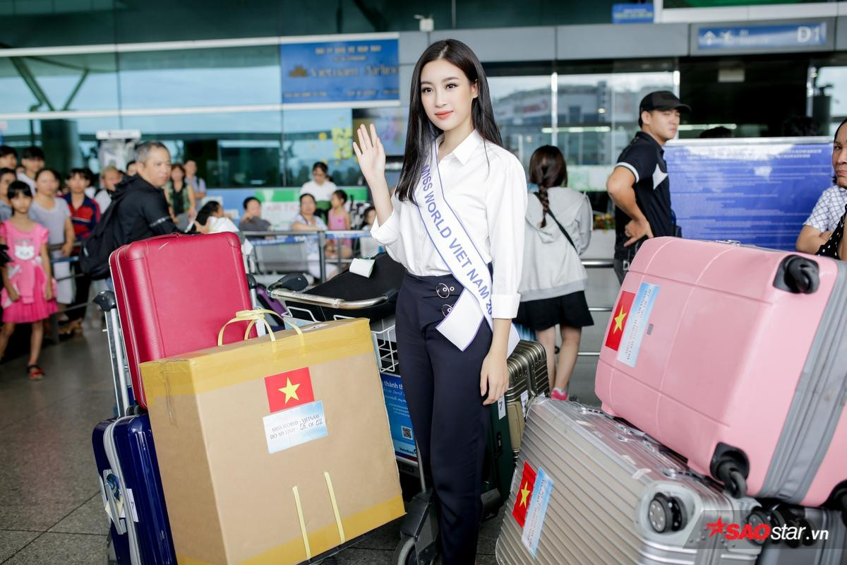 Fan Đỗ Mỹ Linh gây ‘náo loạn’ tại sân bay, cổ vũ người đẹp lên đường chinh chiến Miss World 2017 Ảnh 11