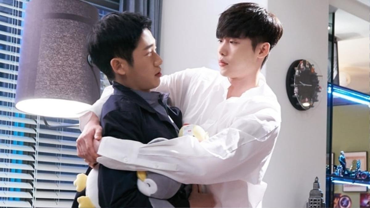 Fan 'bẻ cong' ý đồ biên kịch, 'đẩy đưa' nam chính - nam phụ Lee Jong Suk và Jung Hae In đến bên nhau Ảnh 7