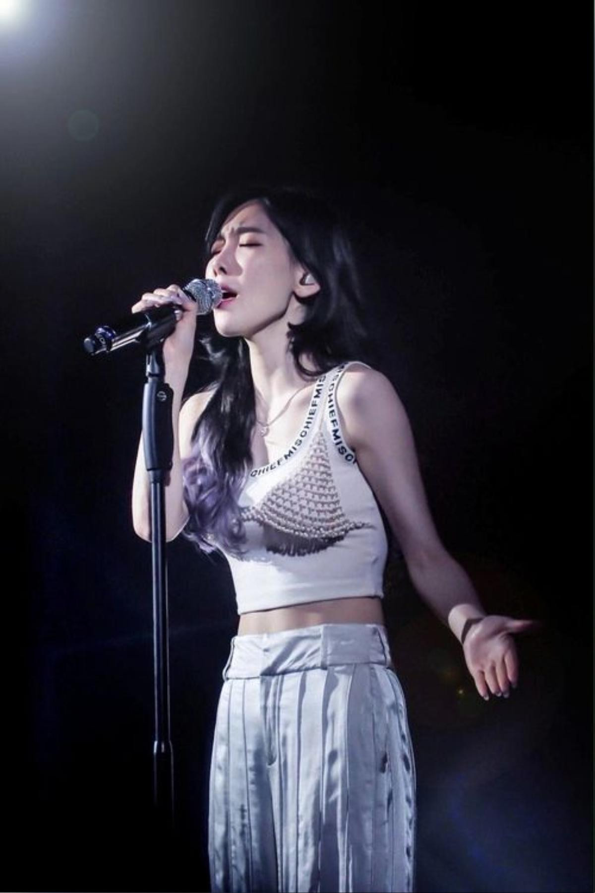 Sau cú sốc thành viên SNSD, SM tổ chức solo concert mừng Giáng sinh cho Taeyeon Ảnh 4