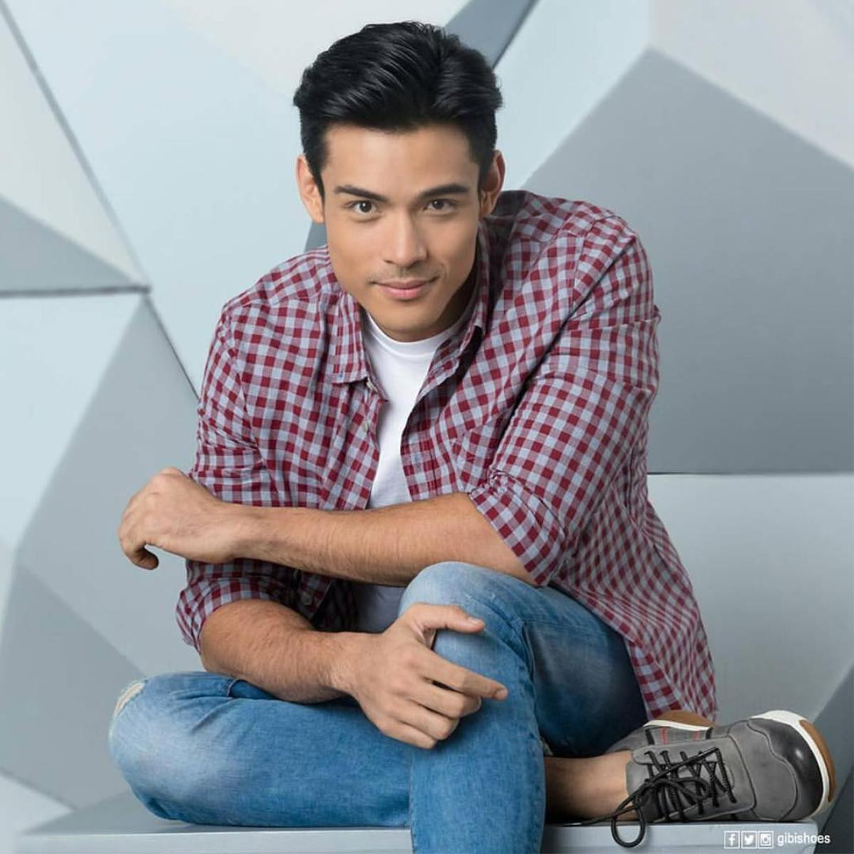 Xian Lim, chàng MC chung kết Miss Grand mặc gì để cộng đồng mạng xốn xang? Ảnh 11