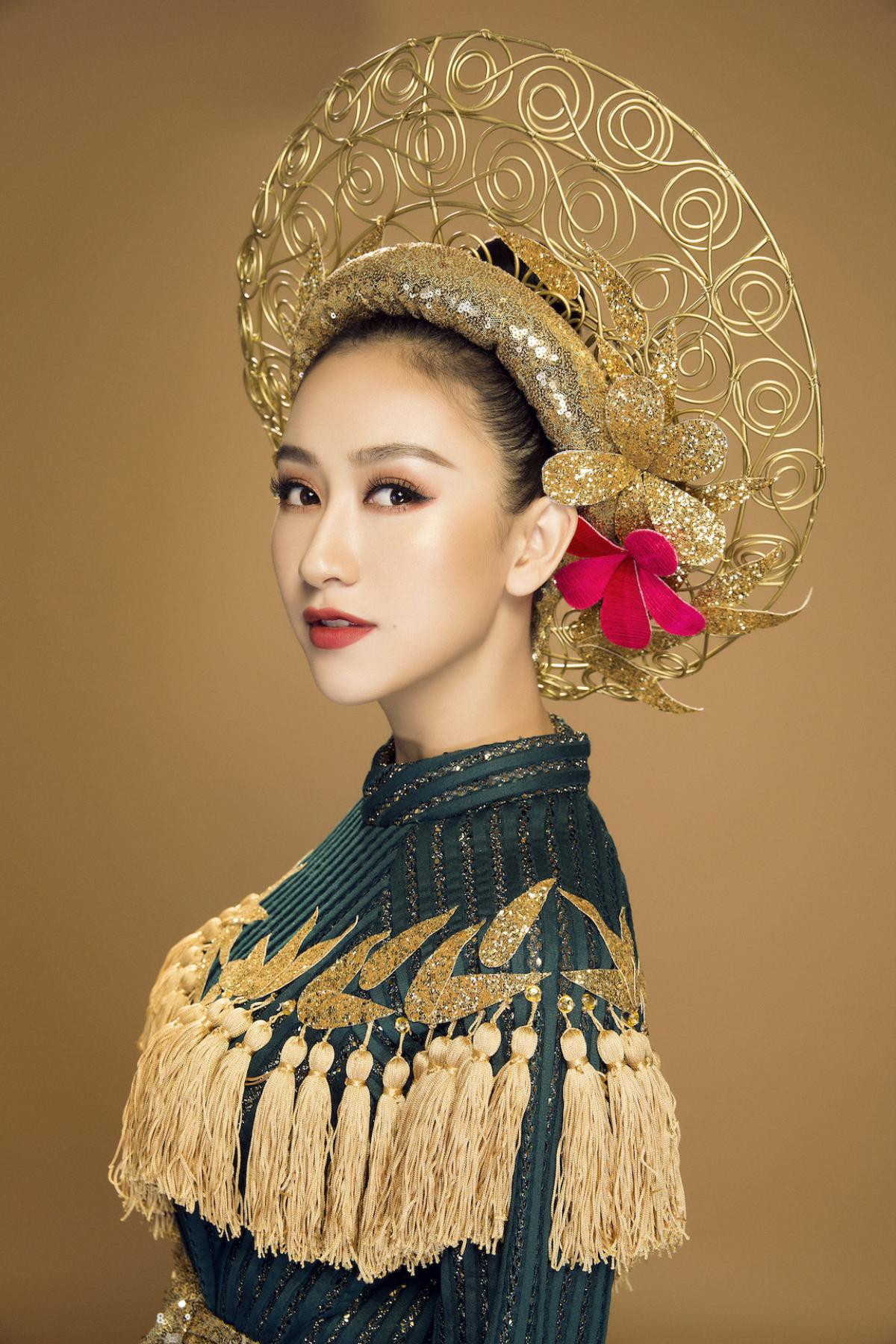 Á hậu Hà Thu mang quốc phục 'nữ tướng' oai nghiêm đến Miss Earth 2017 Ảnh 6