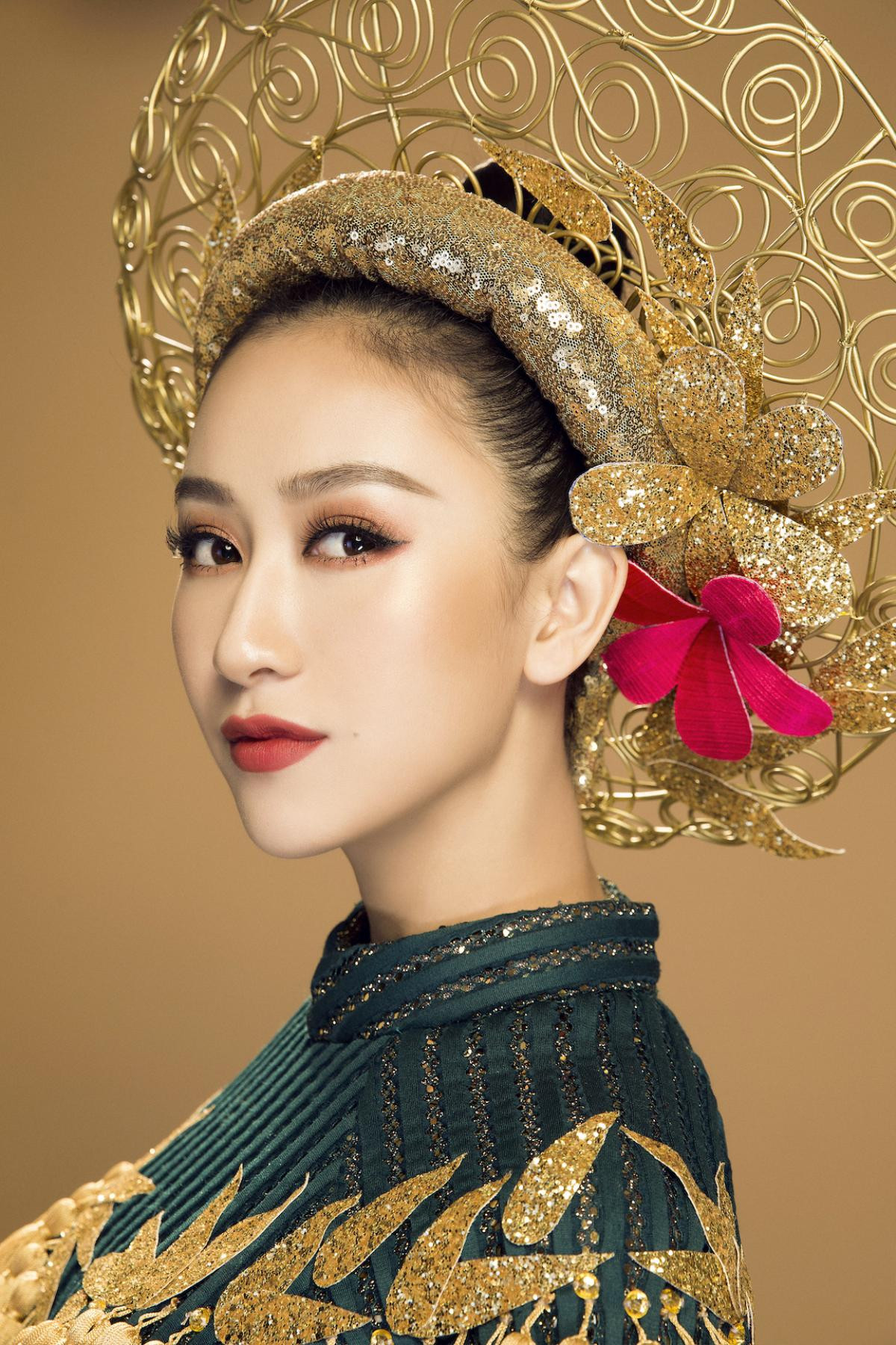 Á hậu Hà Thu mang quốc phục 'nữ tướng' oai nghiêm đến Miss Earth 2017 Ảnh 7