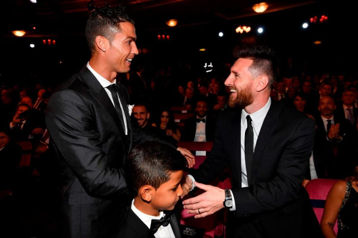 Đồng đội cũ chê Ronaldo kém tài Messi Ảnh 1